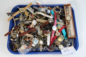 Large Lot of VintageMiscellaneous Watches