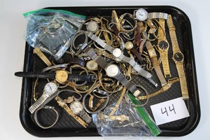 Large Lot of VintageMiscellaneous Watches