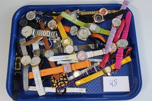 Large Lot of VintageMiscellaneous Watches