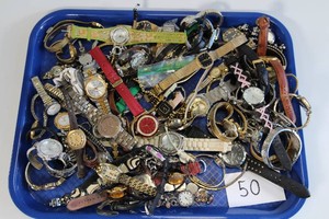 Large Lot of VintageMiscellaneous Watches