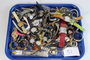 Large Lot of VintageMiscellaneous Watches