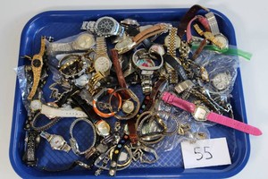 Large Lot of VintageMiscellaneous Watches