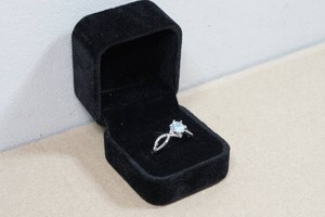 Silver Tone Ladies Ring - Sie 9.5