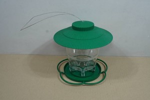 Outdoor Hanging Brid Feeder