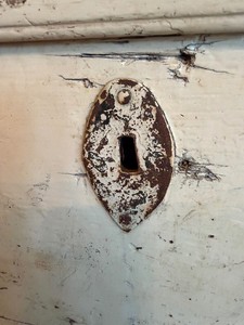 Antique Primitive wooden storage chest distressed chippy paint with ornate metal keyhole plate