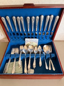 Flatware Set 69 Piece Set