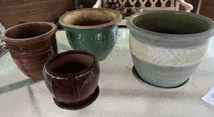 Lot of 4 Clay Terra Cotta Flower Pots