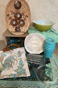 MCM Retro Kitchen Lot 1973 Linen Towel Pyrex and More