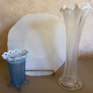 Opalescent Glass Decor Imperiak Glass Diamond Point Lace Edge Footed Vase
