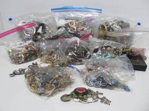 LARGE Lot of approx 25lbs of Broken or Mismatched Costume Jewelry