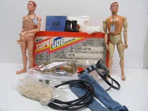Original Vintage GI JOE 1960s-70s Action Figures wFoot Locker &amp Accessories #1