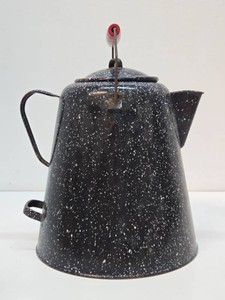 Large Vintage Graniteware Kettle wHandle