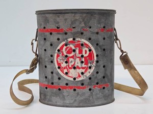 Very Nice Vintage OLD PAL Portable Minnow Bucket wStrap