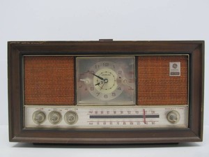Neat Old Vintage GE Clock Radio
