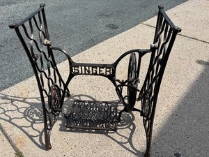 Antique SINGER Cast Iron Table Base