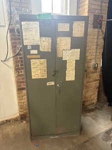 Free standing storage cabinet