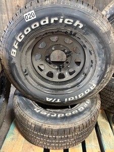 Pair of tires