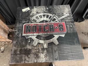 Notch 8 4top table