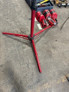 Tripod repair stand