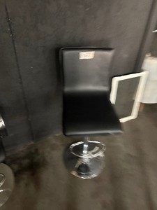 Adjustable barstoold with back