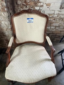 Wooded arm chair with padding