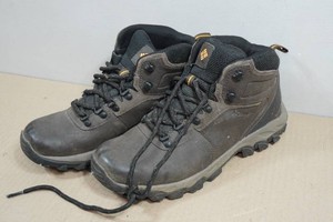 Columbia Mens Hiking Boots - Size 7.5