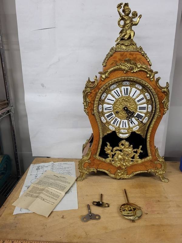 Ornate French Style Mantel Clock With Pendulum & Keys