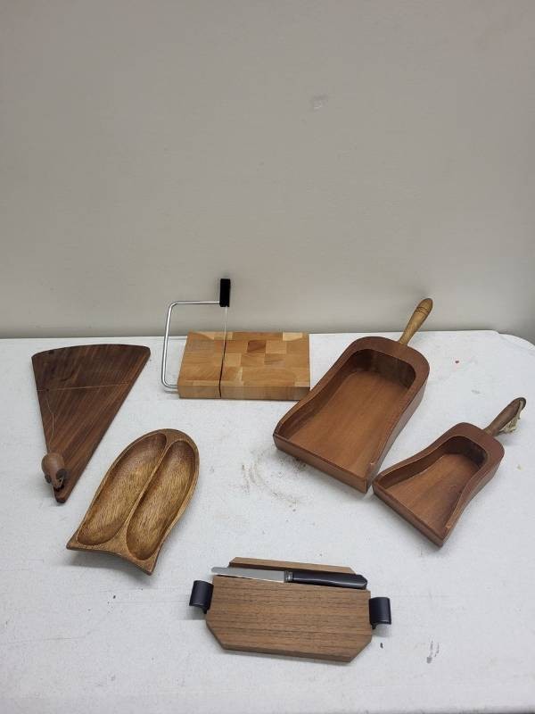 Box Lot of Vintage Mid-Century Wooden Serveware Cheese Boards Scoops Trays