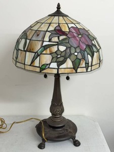 Tiffany Style Stained Glass Floral Table Lamp Bronze Tone Base