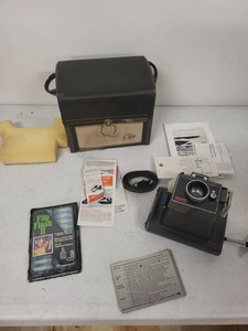 Polaroid Square Shooter Land Camera w Case Strap Flash & Manuals