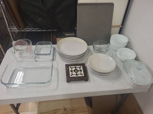 Mixed Kitchen Lot Pfaltzgraff Sand & Seas Pyrex Bakeware Dishes