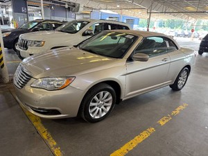 2014 Chrysler 200 Touring Convertible