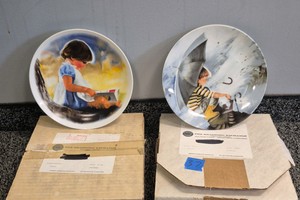 vintage Pemberton & makes and viletta collector plates
