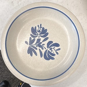 Pier 1 Elizabeth Handpainted Stoneware DishMikasa Plates