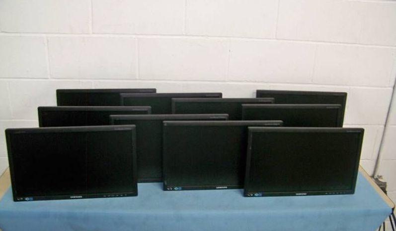 (10) 19 Samsung SyncMaster S19B220 Computer Monitors