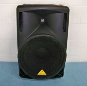 Behringer 15 Eurolive B215D Active Two-Way 550W PA Speaker System