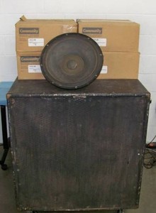 Community VBS415 Vintage Heavy-Duty Large-Format Vented Bass Subwoofer Sub Woofer Cabinet with Four (4) 102614R 15 Low-Frequency Drivers
