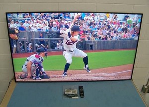 65 Samsung QMR-Series QM65R Commercial-Grade 4K Ultra High Definition UHD Digital Display  Monitor