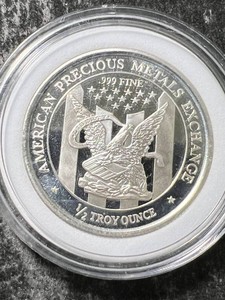 HALF TROY OZ .999 FINE SILVER APMEX ROUND IN AIRTITE