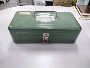 Vintage Victor Metal Tackle Box �� Green �� ATCO Lititz PA �� Single Lift-Out Tray �� Pre-Owned