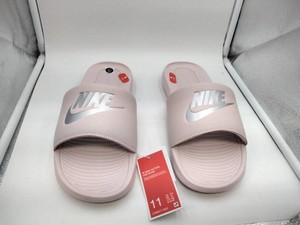 Nike Victori One Slides Womens Barely RoseMetallic Silver Size 11 �� New with Tags