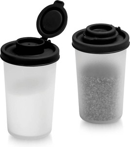 SIGNORAWARE Salt and Pepper Shakers Moisture Proof Set of 2 Large Salt Shaker to go Camping Picnic Outdoors Kitchen Lunch Boxes Travel Spice Set Clear with Black Lids Plastic Airtight Dispenser