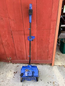 Cordless Snow Shovel - Snow Joe Ion 24V 24V-SS13 With Battery & Charger