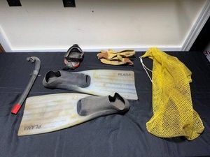 Scuba Snorkeling Gear Set - PLANA Fins, Snorkel, Mask, Gloves & Mesh Bag