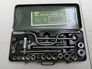 Ratchet Socket Set - CE Tools 25-Piece SAE CS-425A