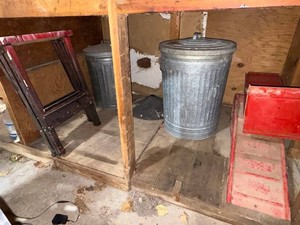Vintage Sleds, Galvanized Trash Cans & Chains Mixed Lot