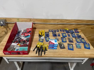 Lot of miscellaneous items (see photos for better details)