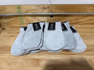 BDG Split leather mitts (lot of 8)