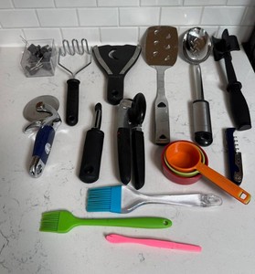 Assorted Kitchen Utensils Mixed Lot
