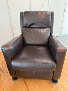 Flexsteel Leather Power Recliner With USB